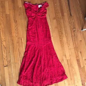 Nicole Miller Red lace gown